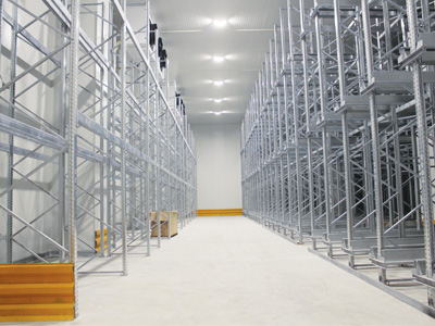 Industrial Cold Storage Room Shelves